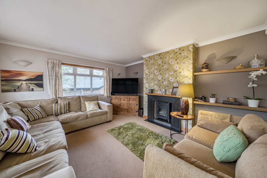 Property photo 3 of 11 1371481-17-6904ee9E667F9