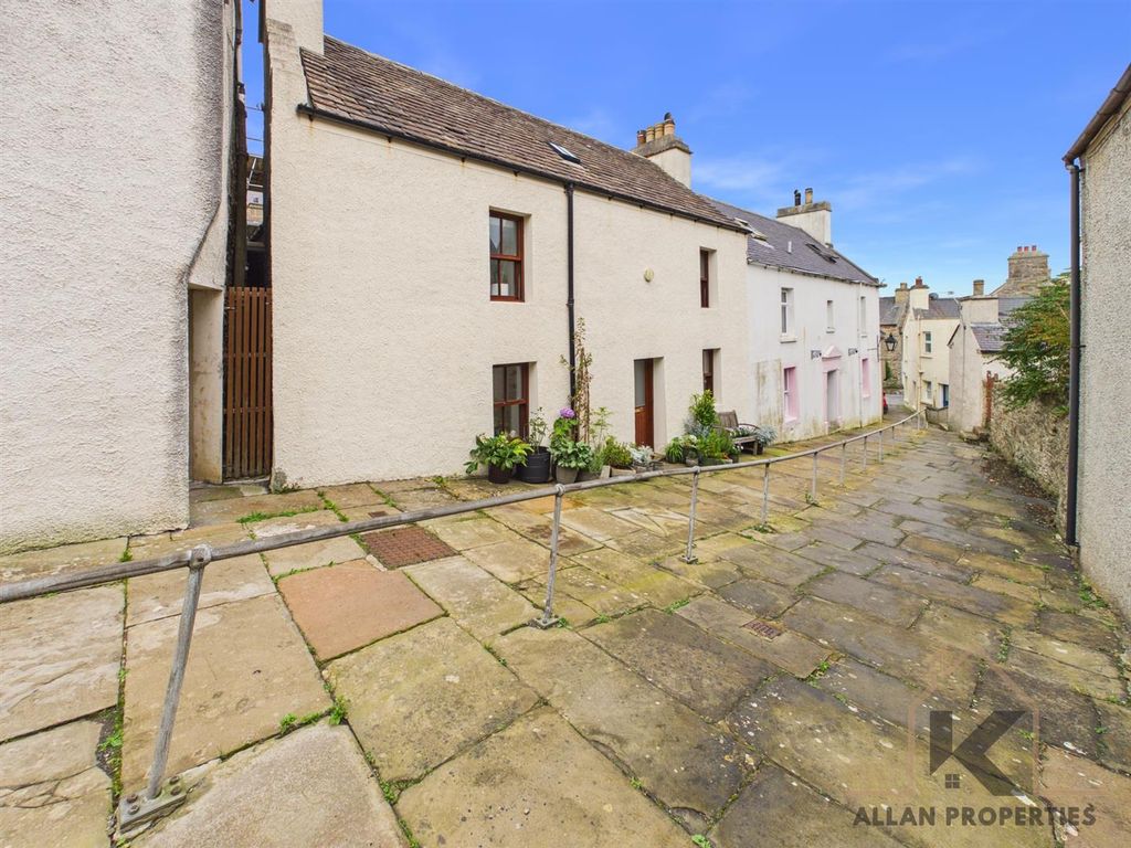 Property photo 1 of 32