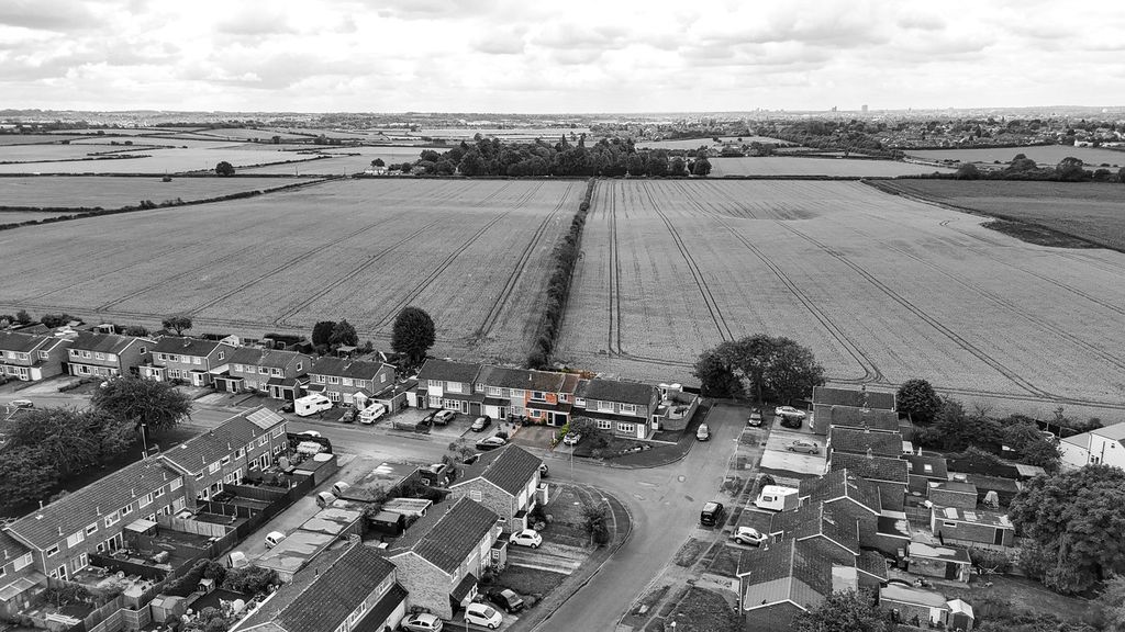 Property photo 2 of 26