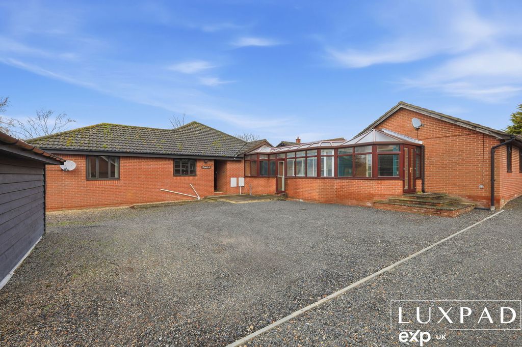 Property photo 1 of 27