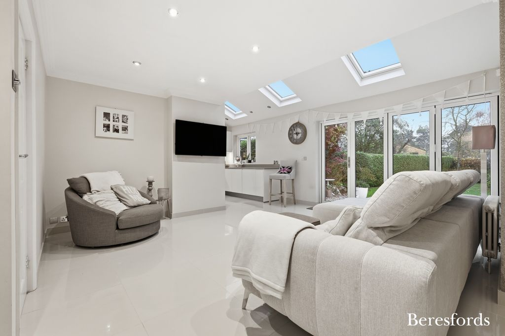 Property photo 3 of 26 Picture No. 15