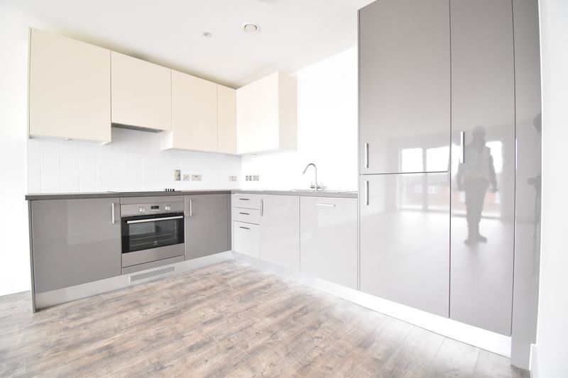 Property photo 1 of 5 Photo 4