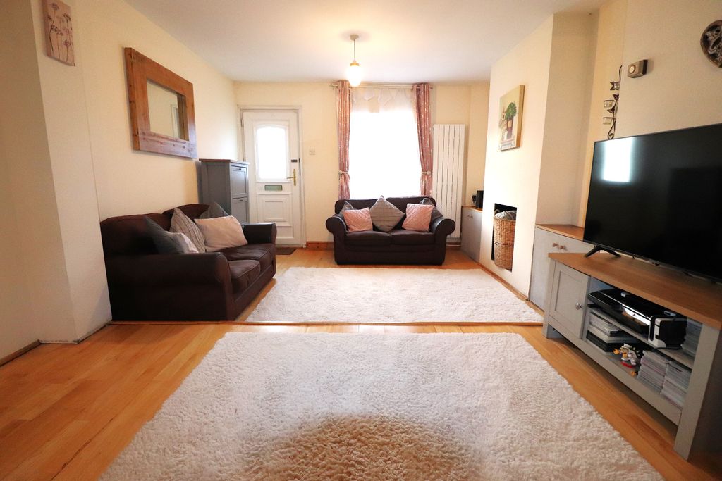 Property photo 3 of 18