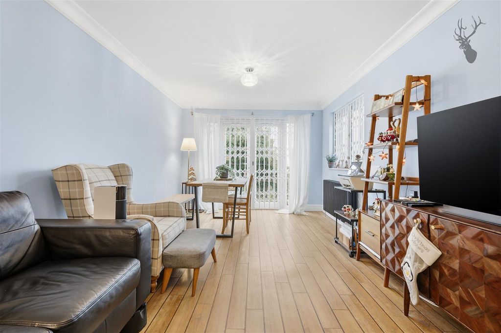 Property photo 3 of 22