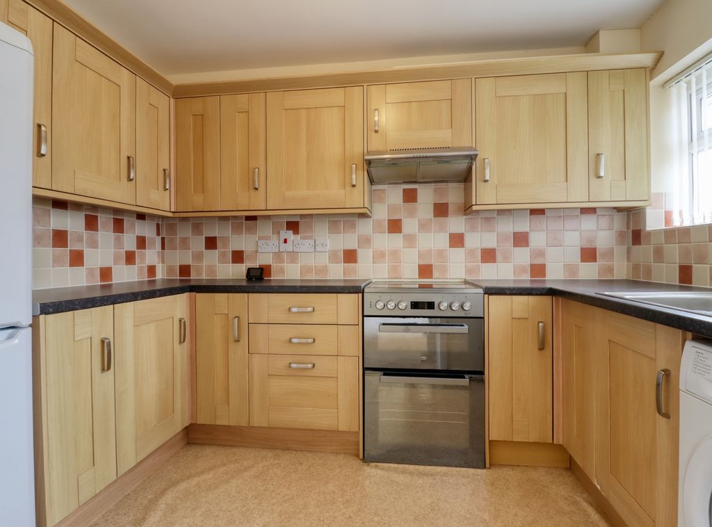 Property photo 3 of 11 Kitchen Ewemove Swindon South