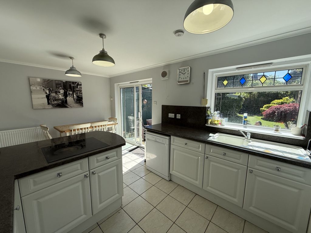 Property photo 3 of 8 Gallery