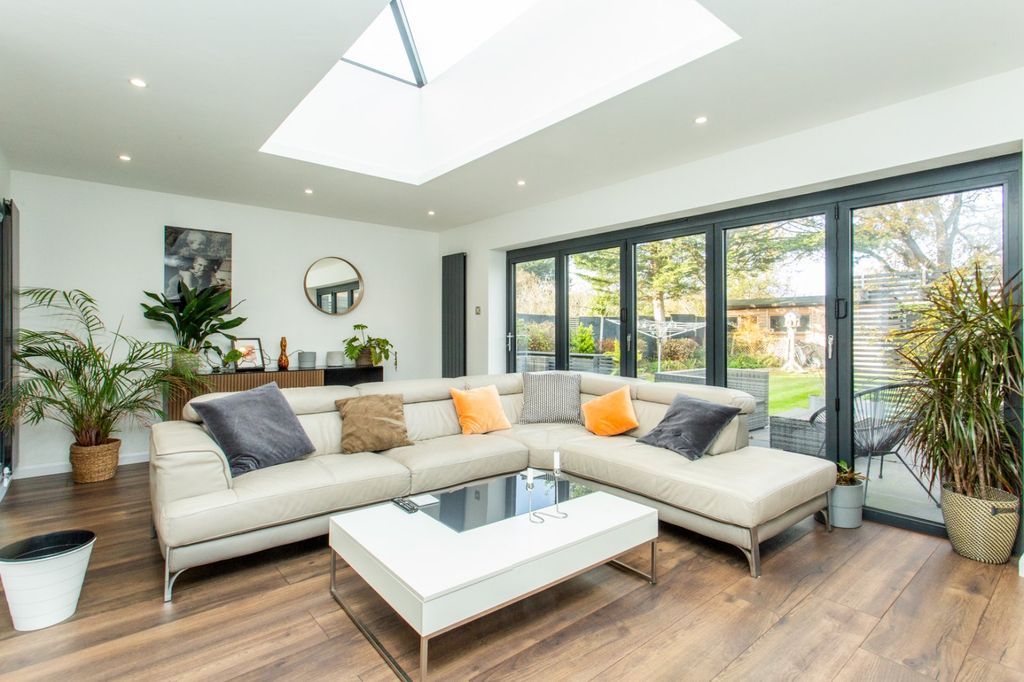 Property photo 2 of 17 Picture 2