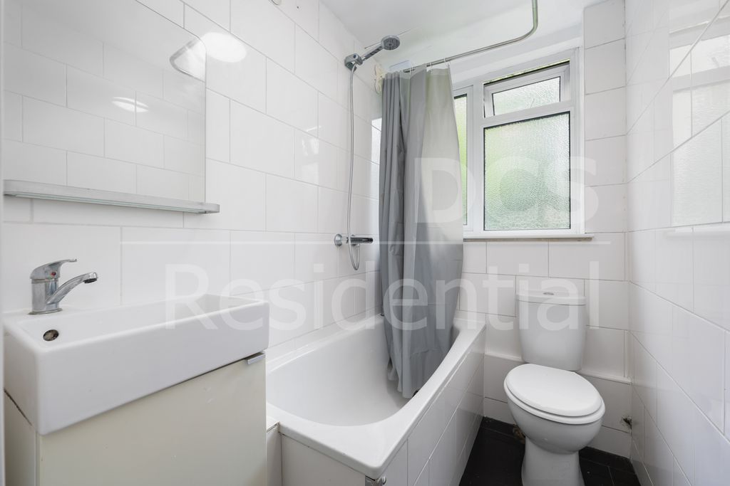 Property photo 3 of 25