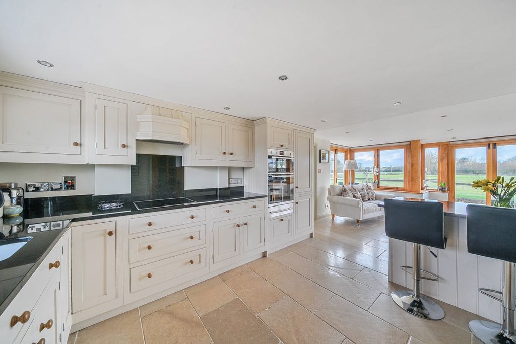 Property photo 2 of 20 Kitchen/Dinng/Family