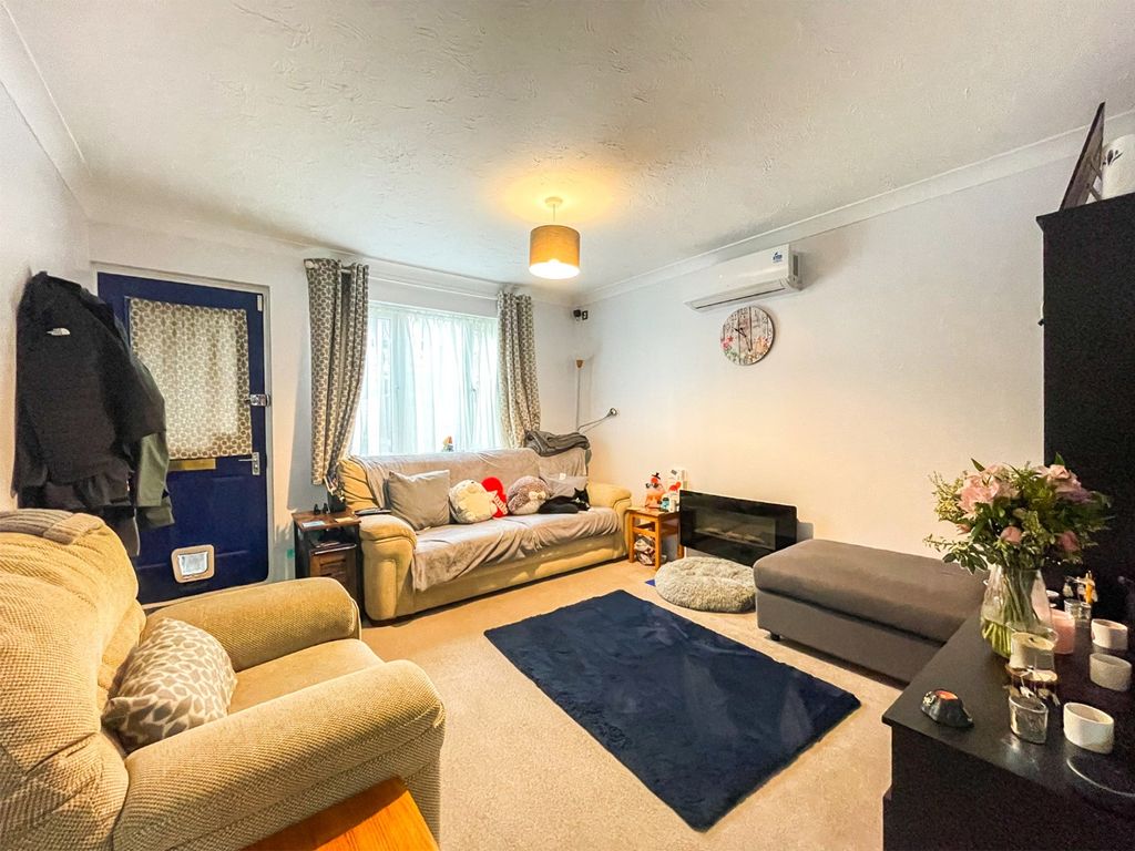 Property photo 2 of 15 3734514