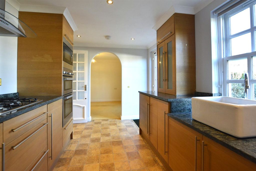 Property photo 2 of 10 Kitchen 1.Jpg