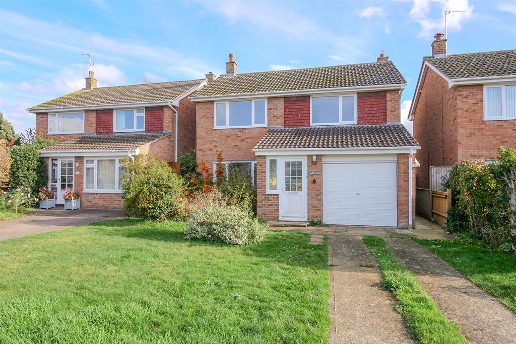 Property photo 1 of 15 Approach