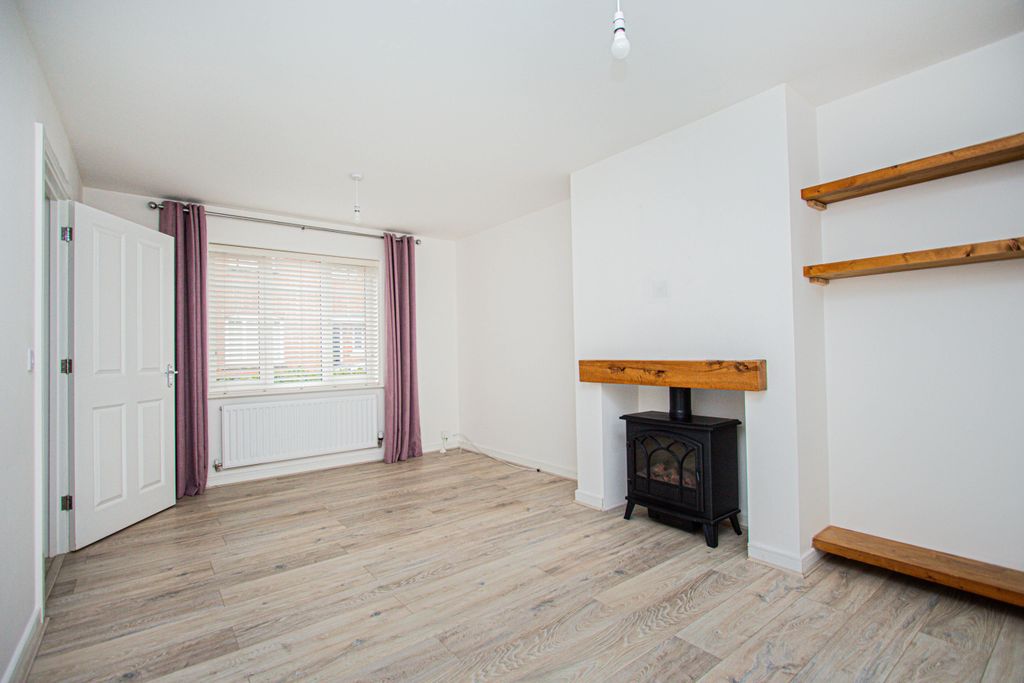 Property photo 2 of 11 Lounge