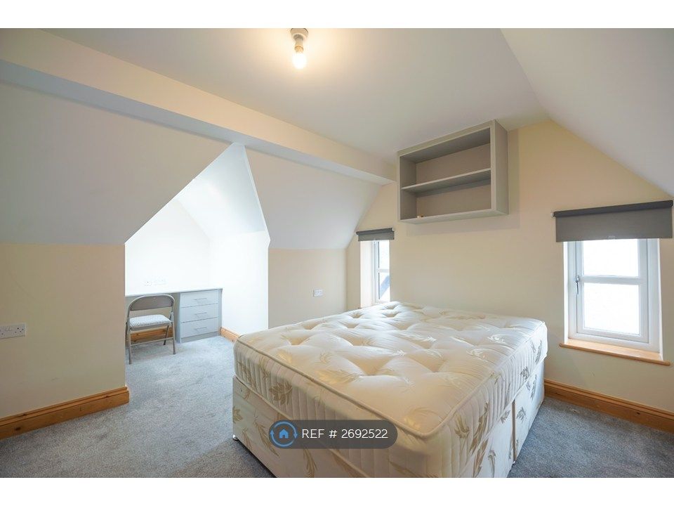 Property photo 3 of 21 Bedroom