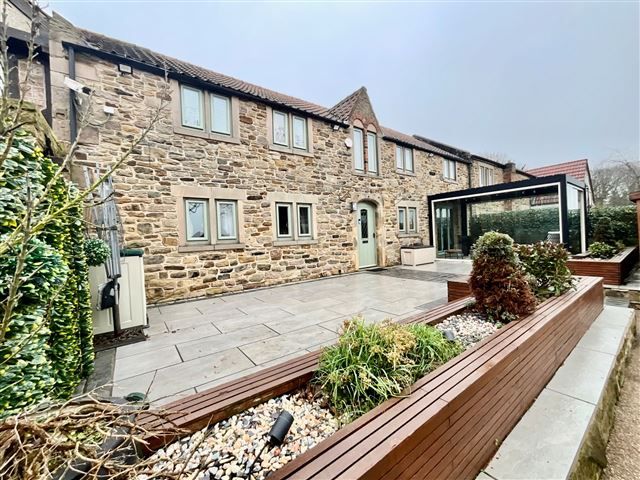 Property photo 1 of 21 Front