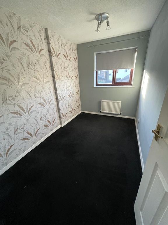 Property photo 2 of 25