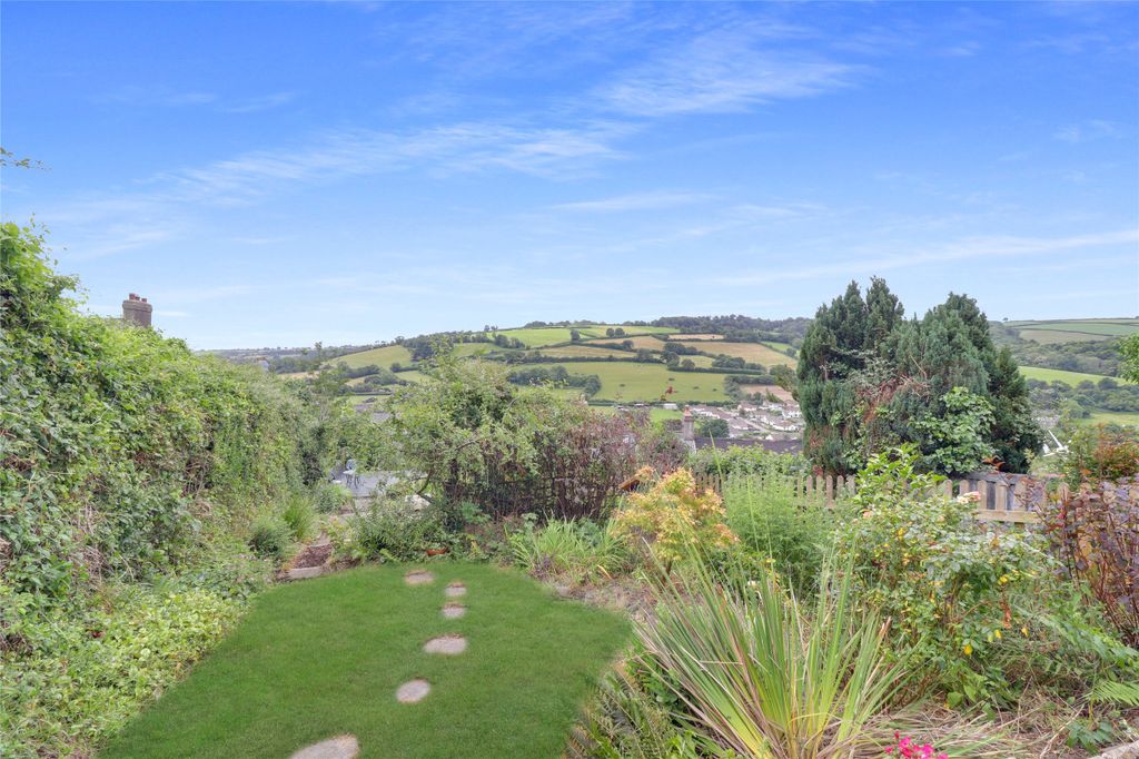 Property photo 3 of 17 Picture No. 25