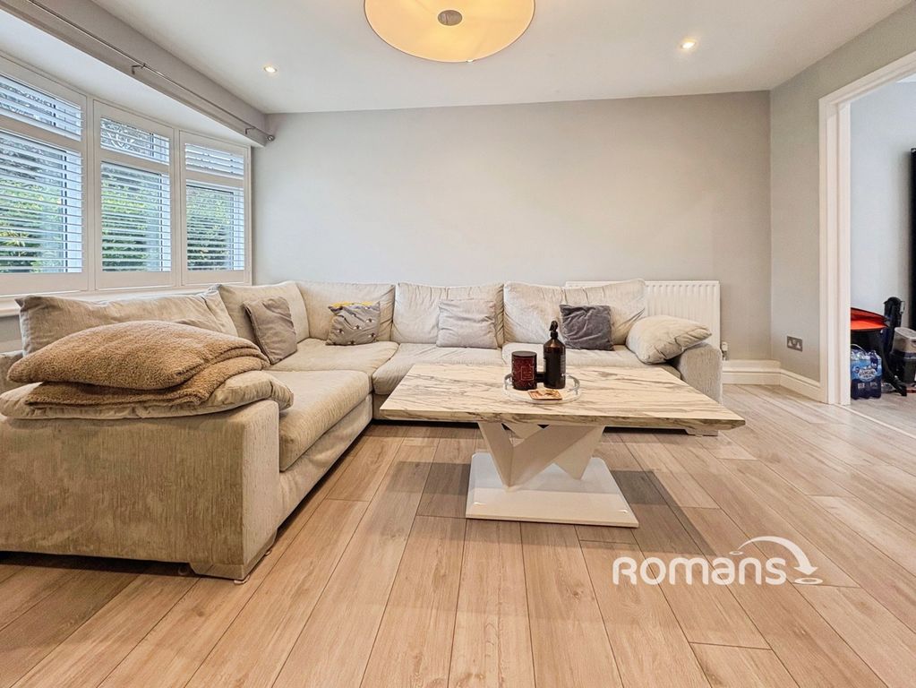 Property photo 3 of 19 Pbox-Img.Jpg
