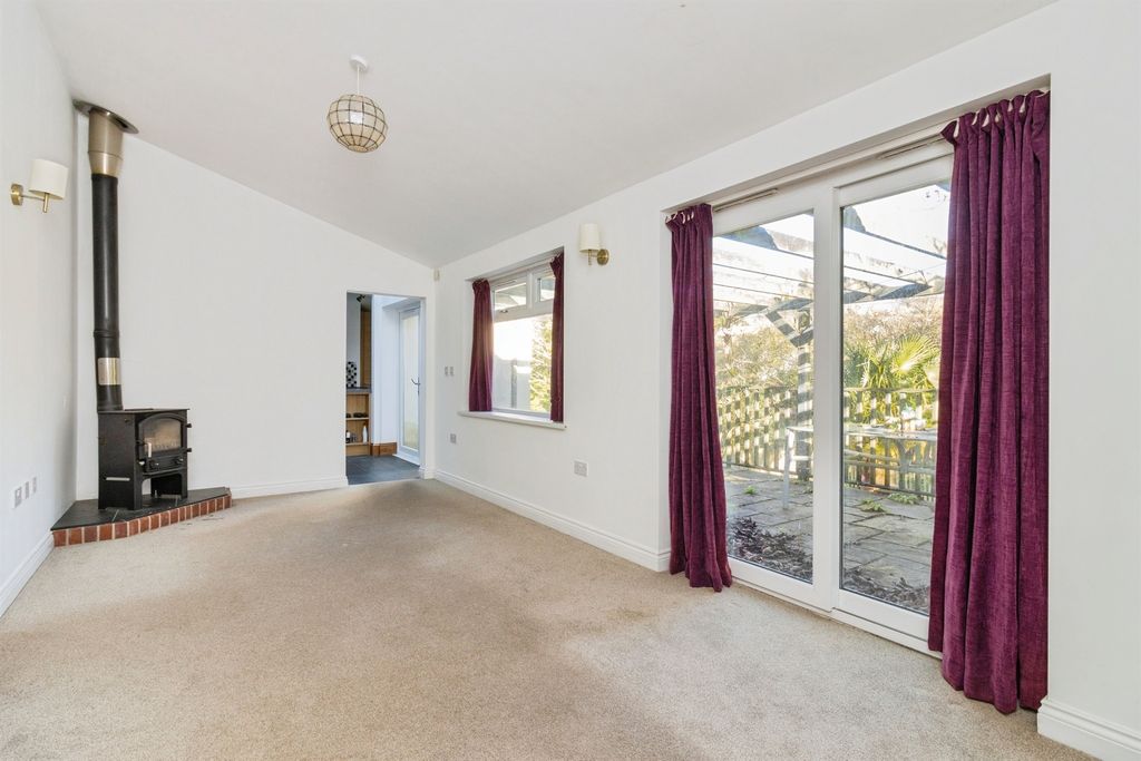 Property photo 3 of 22