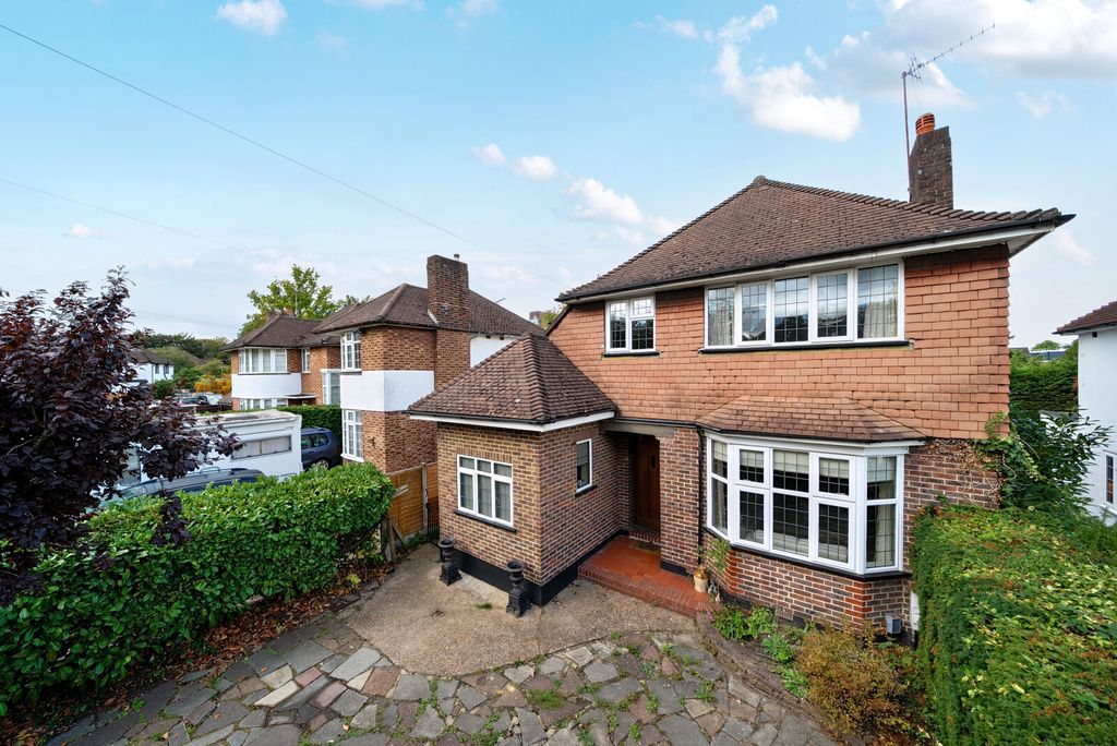 Property photo 1 of 17 1356592-2-68cc04B...