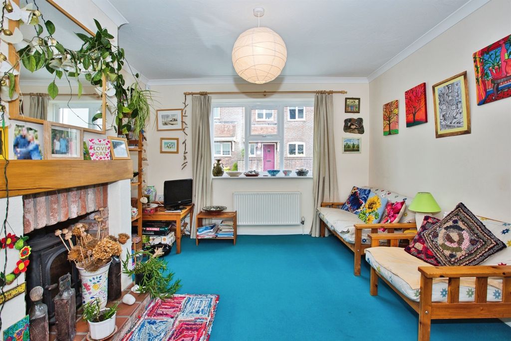Property photo 2 of 17