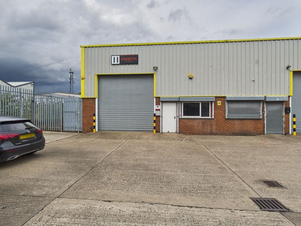 Property photo 1 of 8 Photo 6