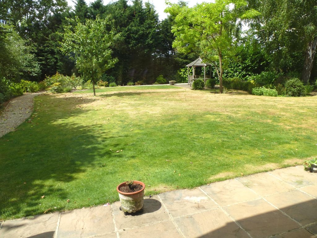 Property photo 3 of 5 Garden