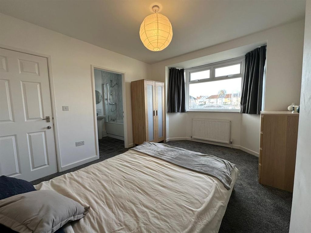 Property photo 2 of 5 Rm 4