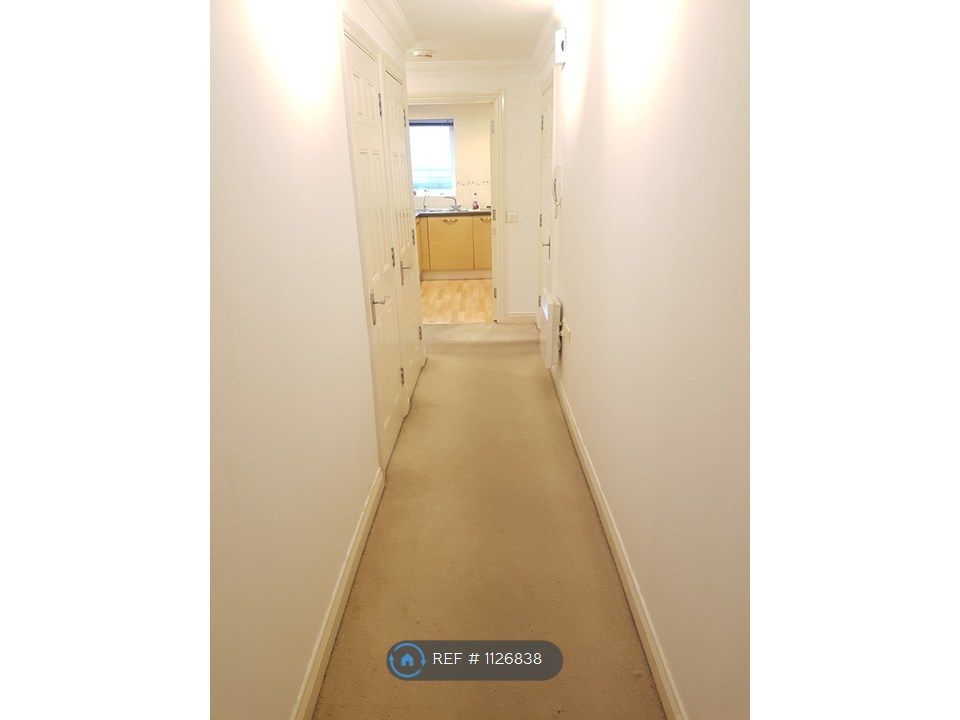 Property photo 3 of 8 Hallway
