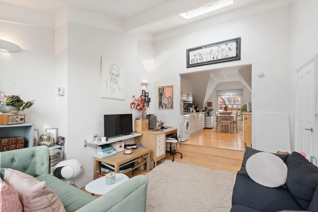 Property photo 3 of 14