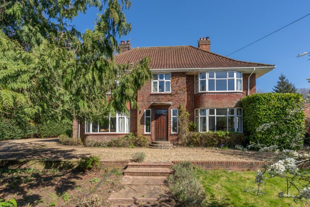 Property photo 1 of 32
