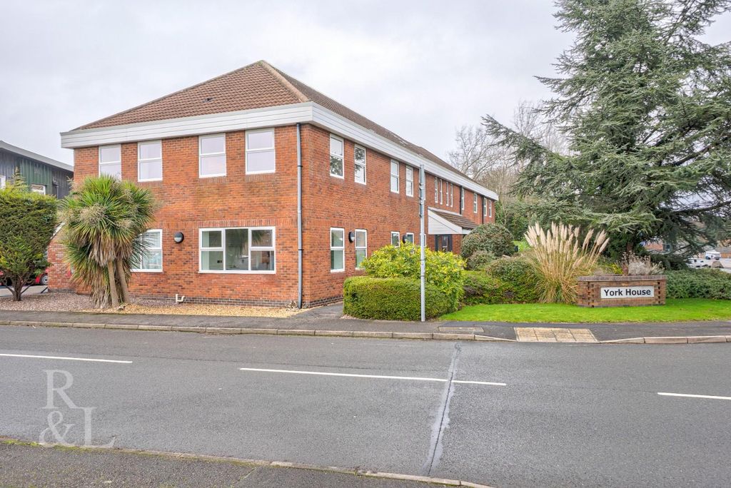 Property photo 1 of 12 Apartment 4, York House (9).Jpg