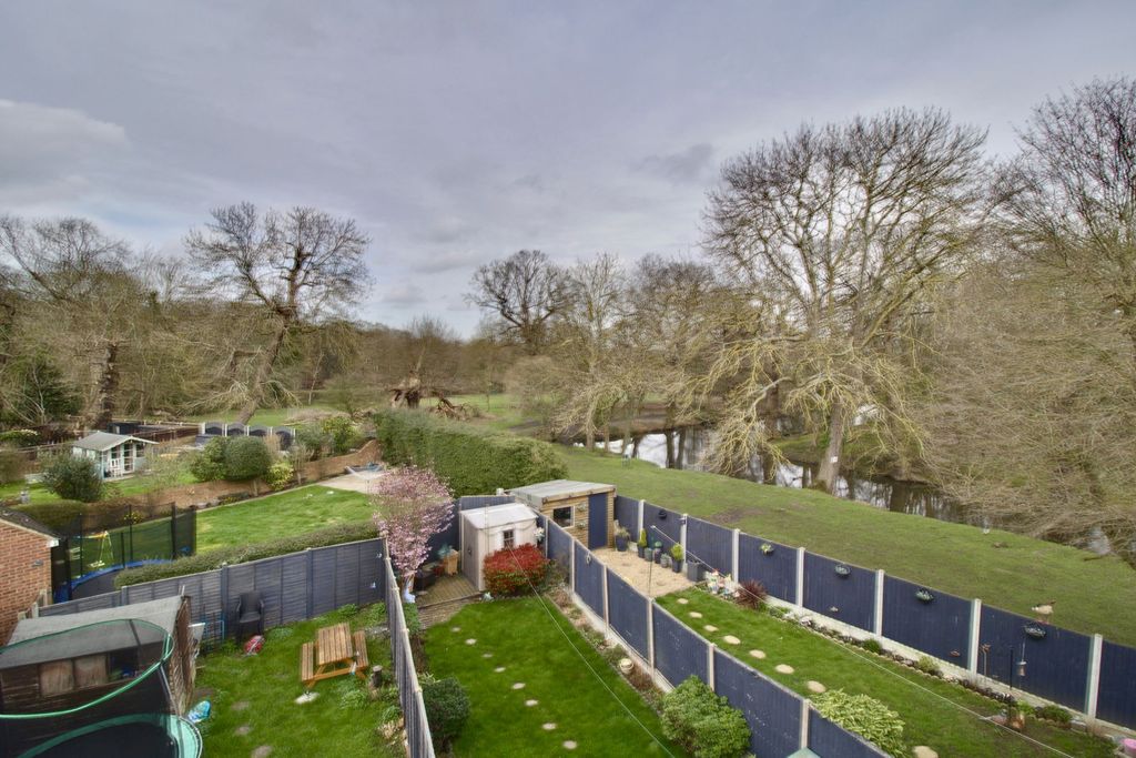 Property photo 3 of 21