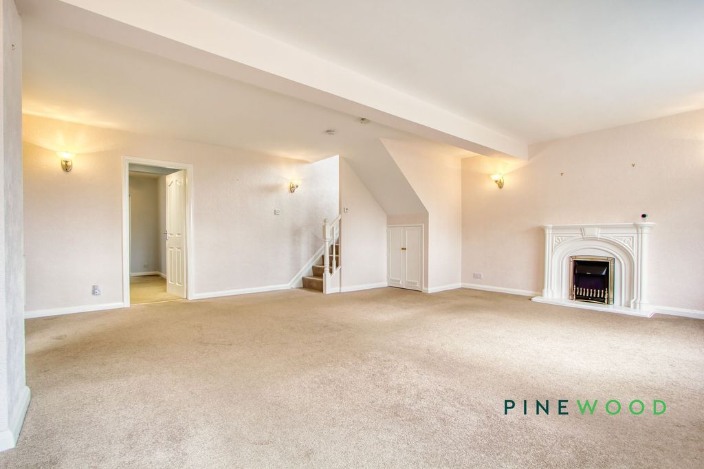 Property photo 2 of 30 Living Room