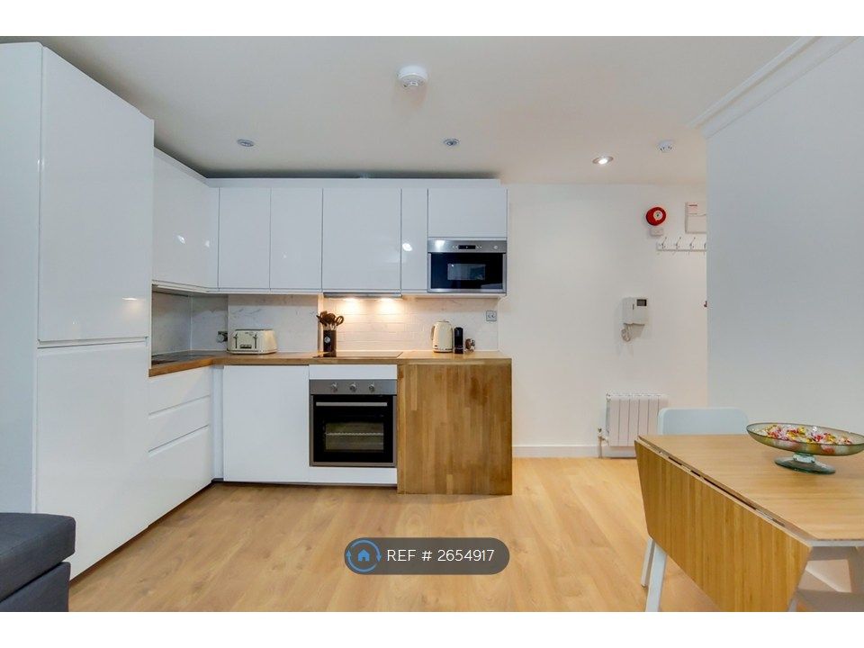 Property photo 3 of 15 Kitchen