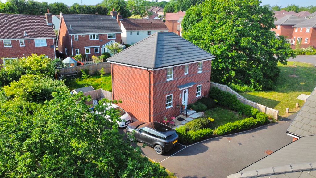 Property photo 1 of 12