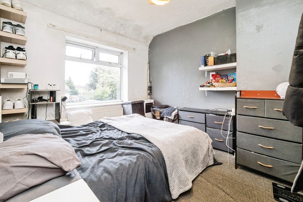 Property photo 3 of 21 Bedroom