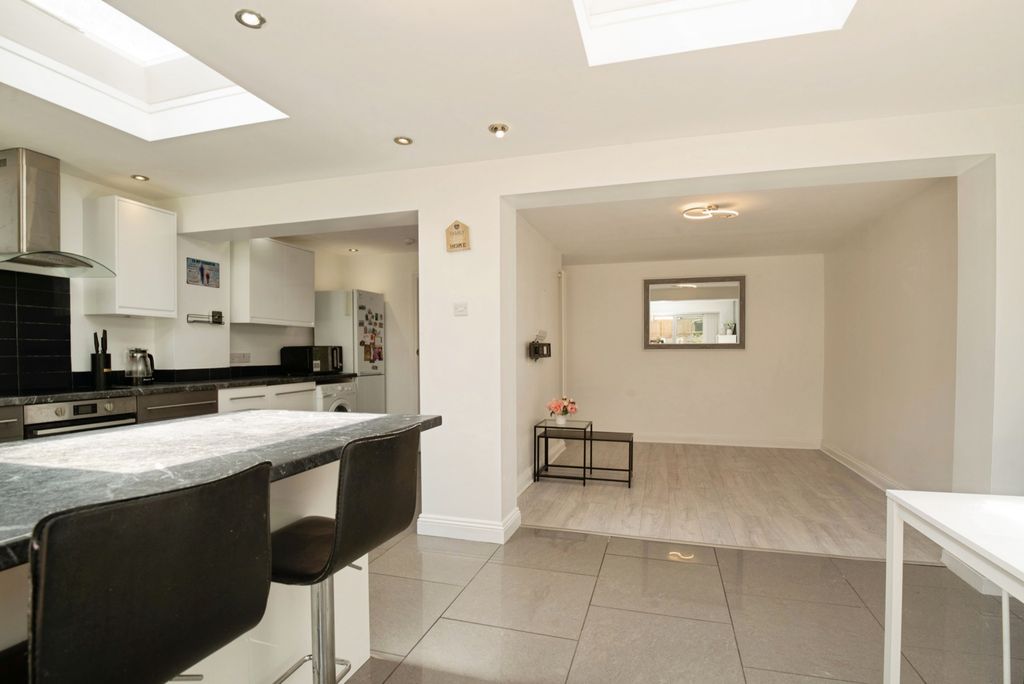 Property photo 3 of 22 Pbox-Img.Jpg