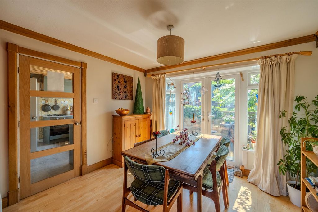 Property photo 2 of 31 94 Golf Road-13.Jpg