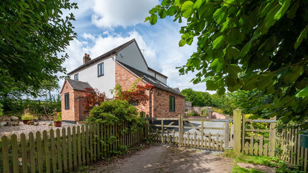 Property photo 3 of 35