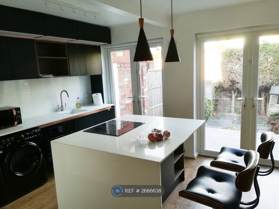 Property photo 1 of 17 Gorgeous Kitchen