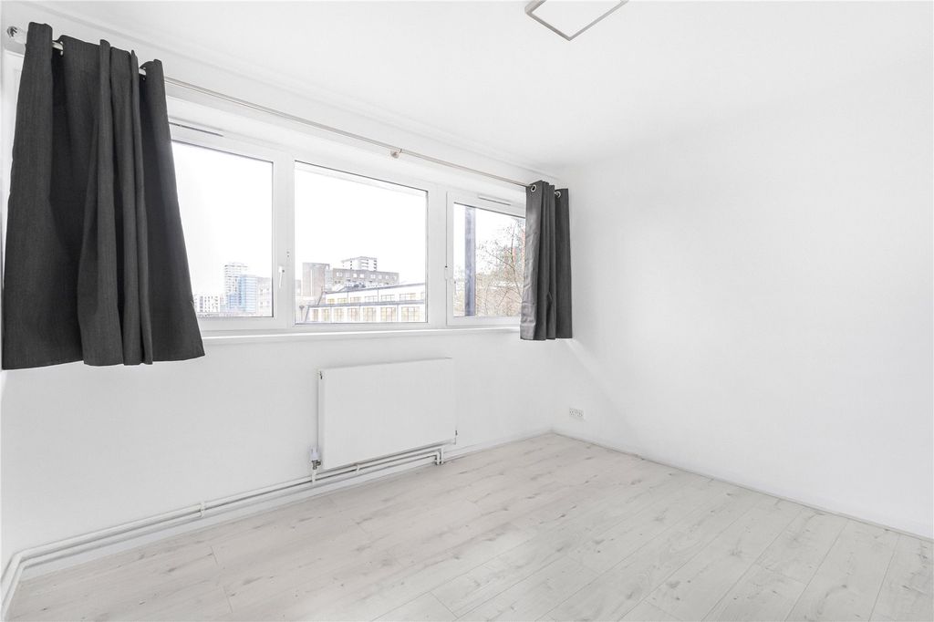 Property photo 3 of 14 Bedroom