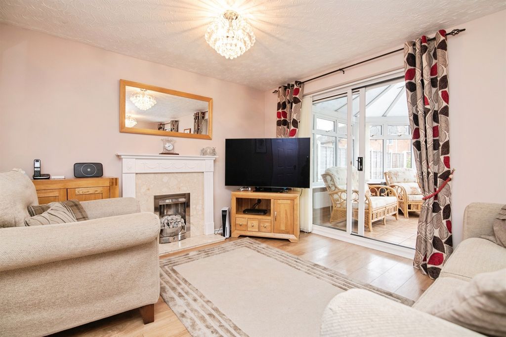 Property photo 2 of 20