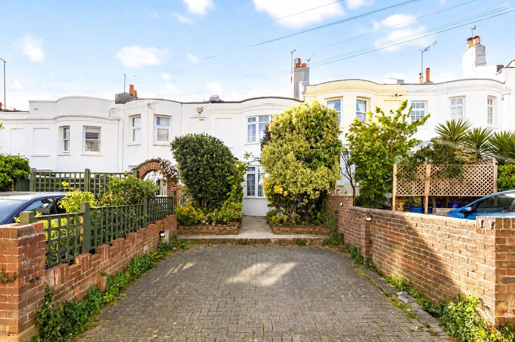 Property photo 1 of 19