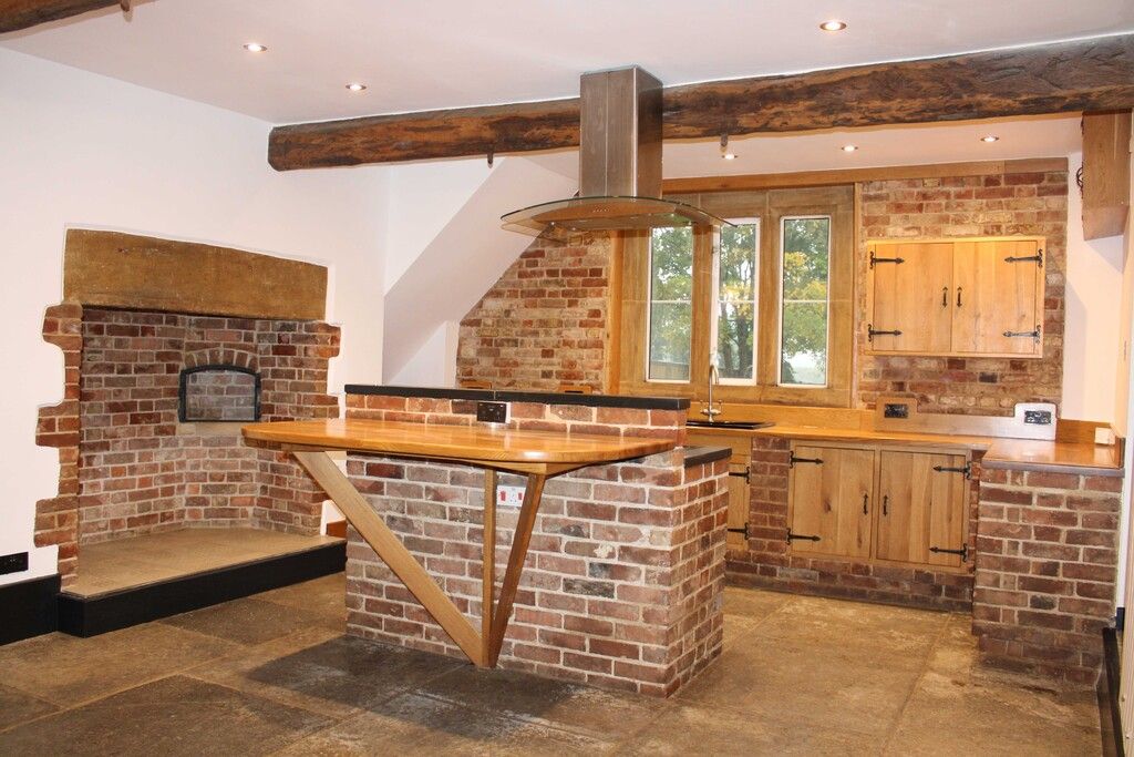 Property photo 2 of 11 Kitchen