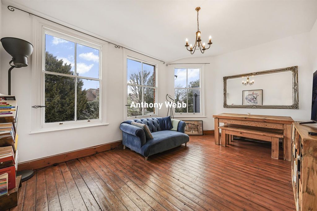 Property photo 2 of 19 Reception