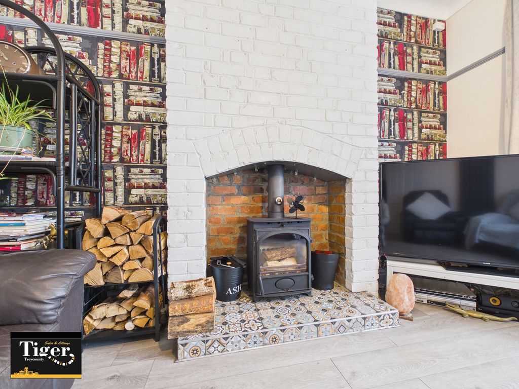 Property photo 3 of 30 Cam03440G0-Pr0542-Still050