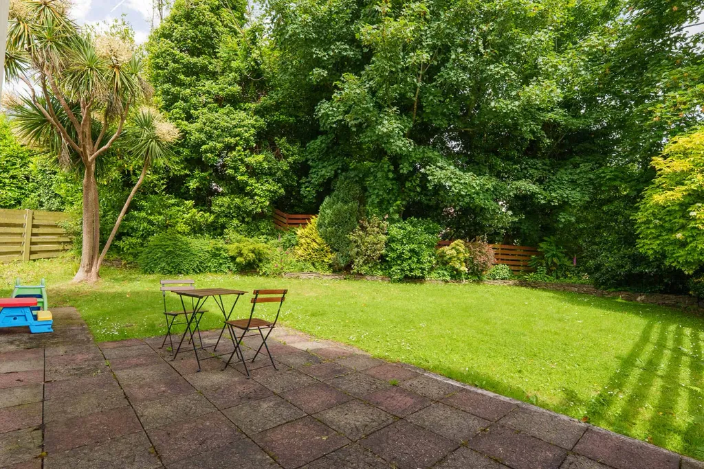 Property photo 2 of 19