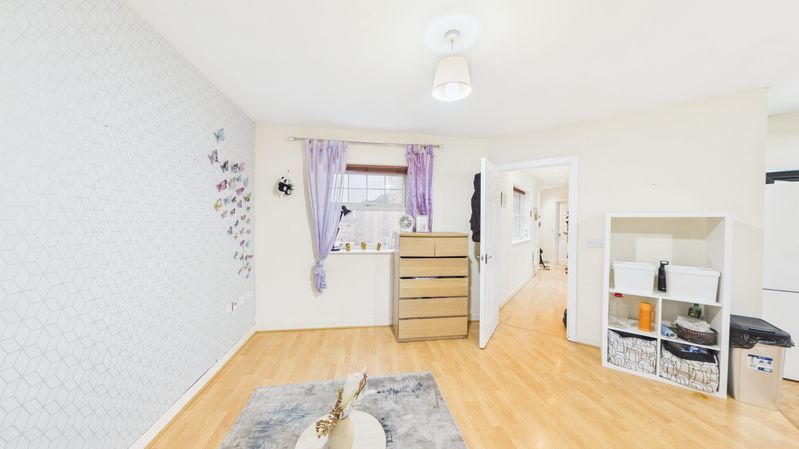 Property photo 3 of 17 Photo 4