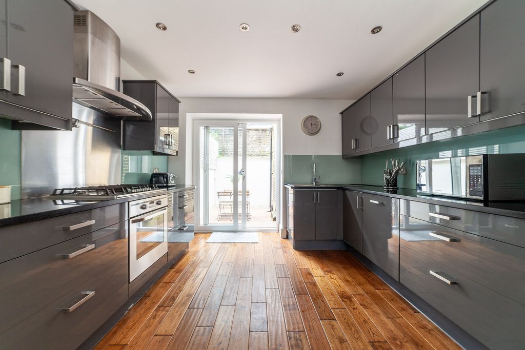 Property photo 2 of 27 Kitchen